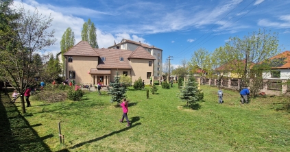 Függőágypark a gyergyószentmiklósi Gyermekek Házánál